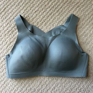 Lululemon Athletica Gray Sports Bra Seamless Support- Enlite